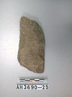 藏品(小型斜刃打製石斧)的圖片